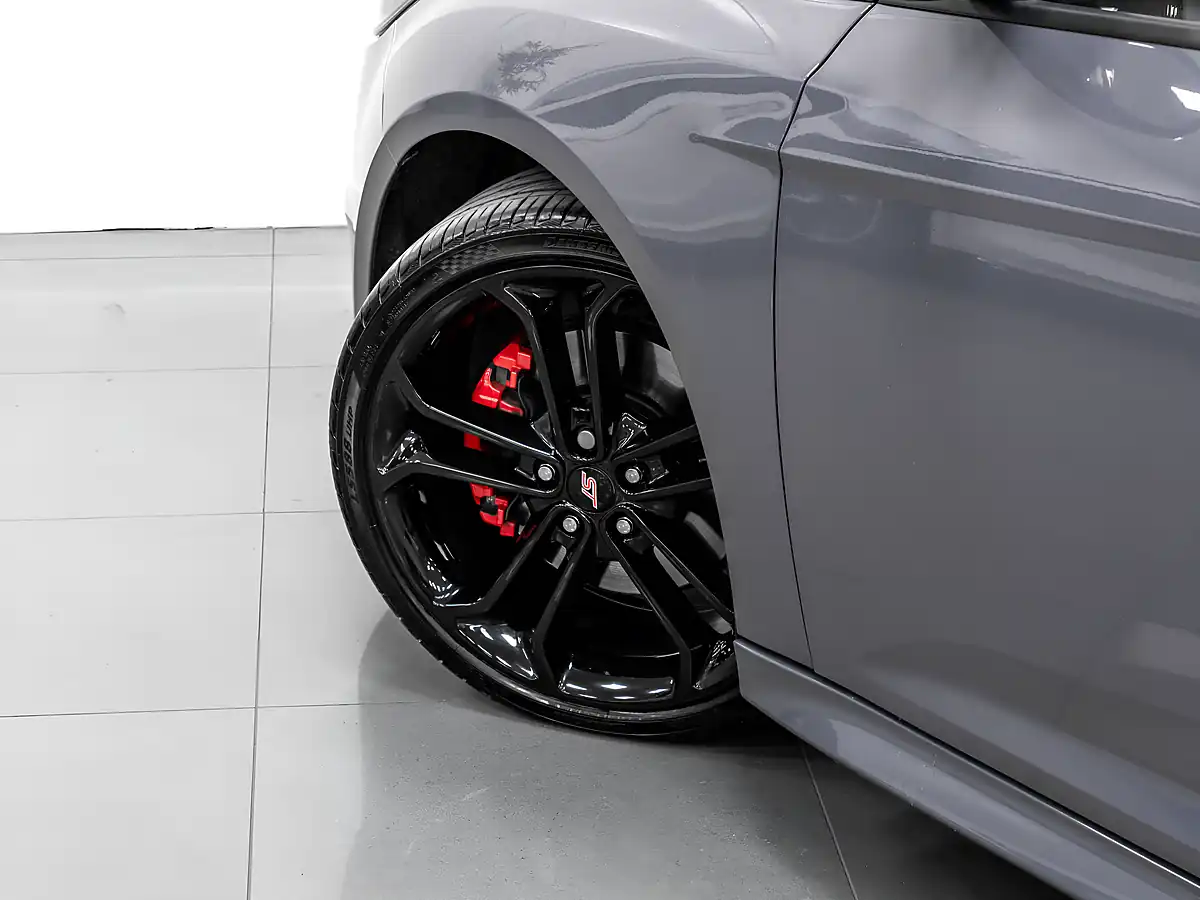 Used 2016 Ford Focus ST-3 Stealth Grey - Interior and Exterior details 10