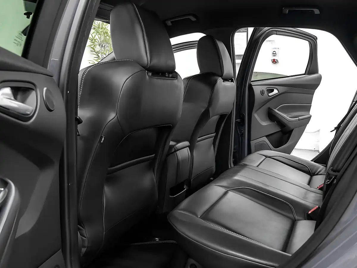 Used 2016 Ford Focus ST-3 Stealth Grey - Interior and Exterior details 14