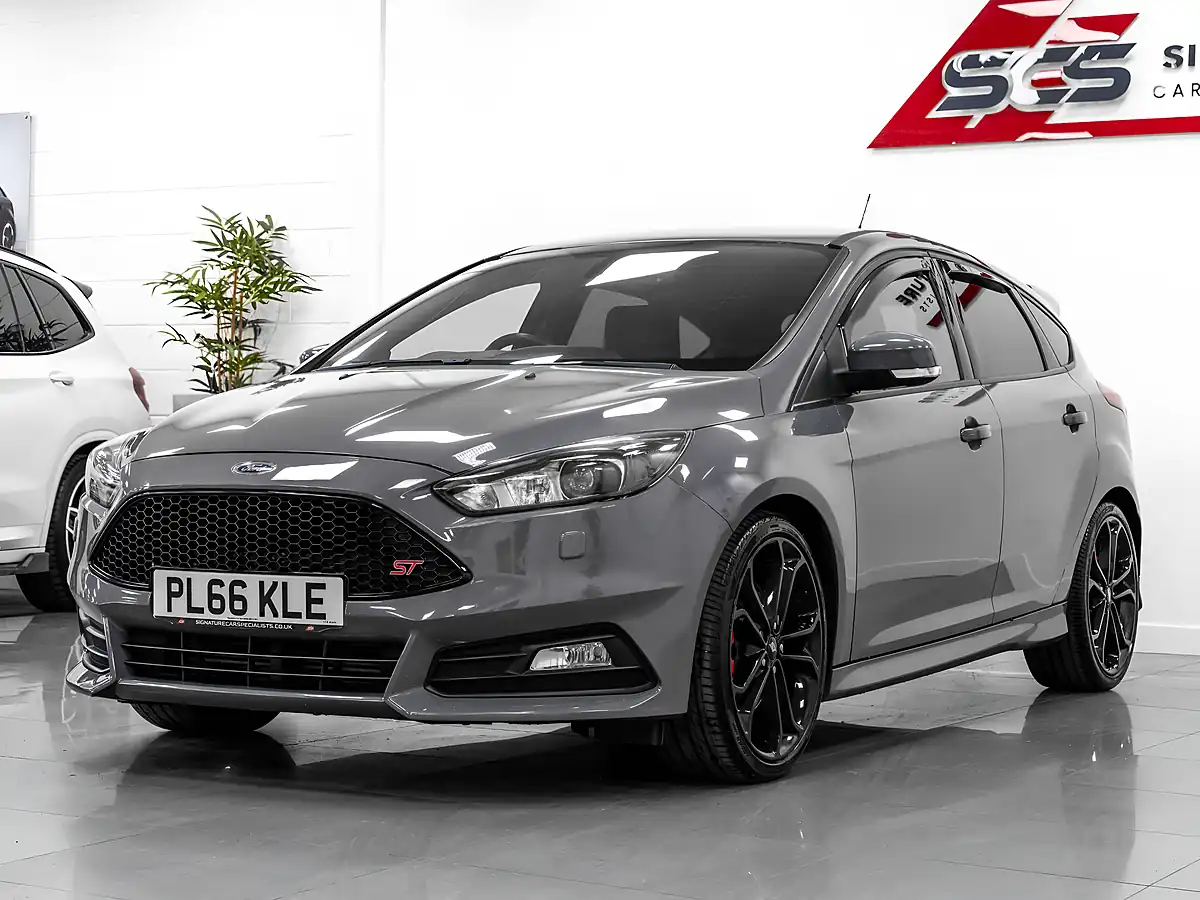 Used 2016 Ford Focus ST-3 Stealth Grey - Interior and Exterior details 2