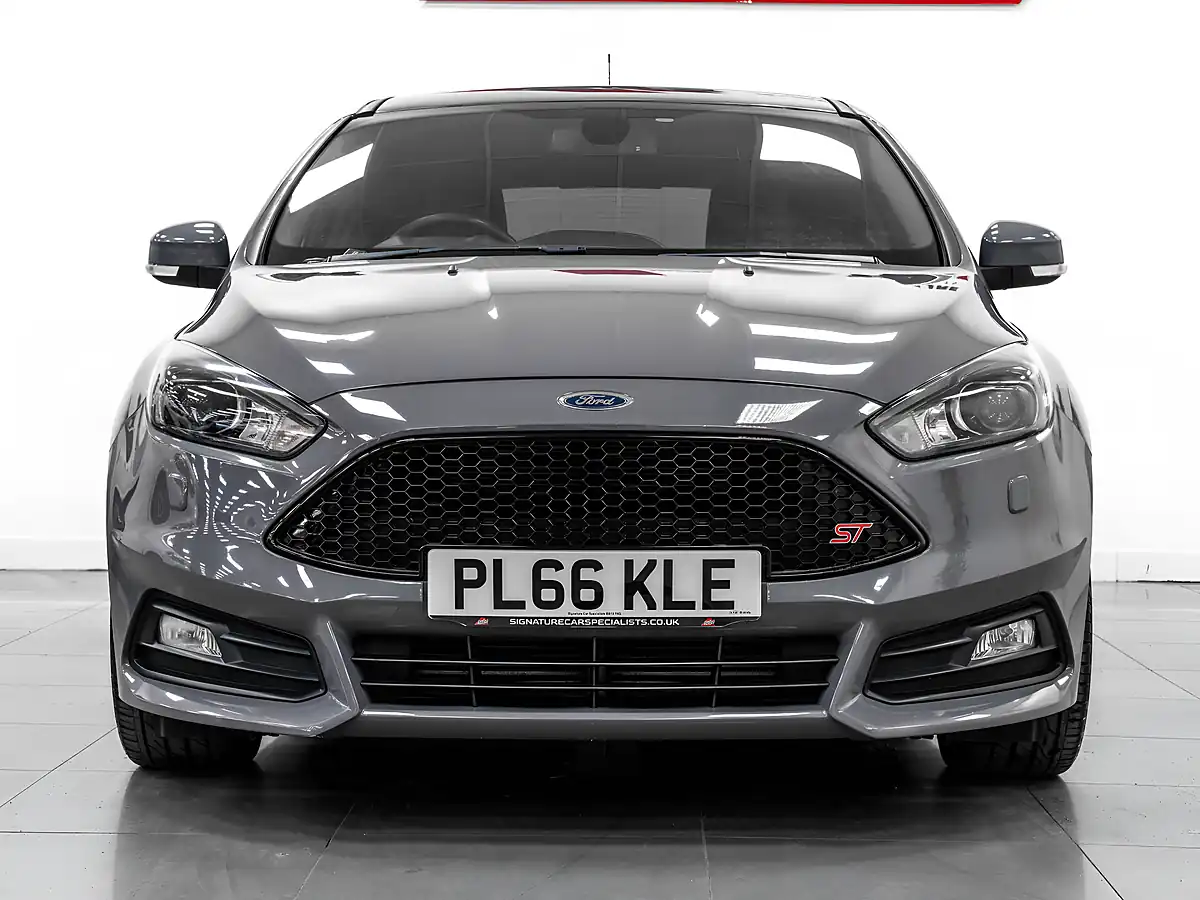Used 2016 Ford Focus ST-3 Stealth Grey - Interior and Exterior details 6