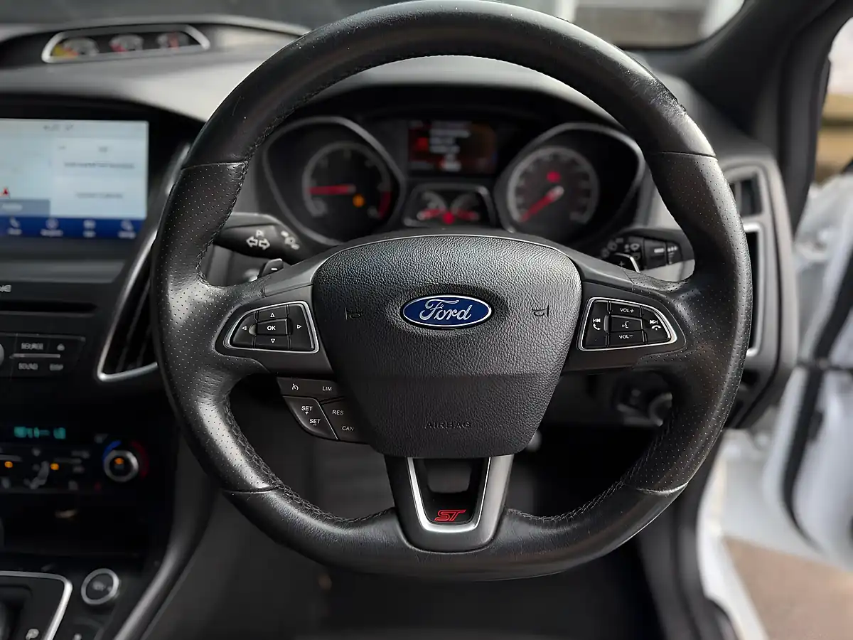 Used 2016 Ford Focus ST-3 White - Interior and Exterior details 15