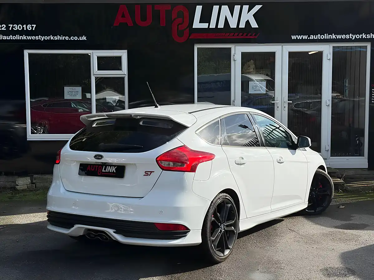 Used 2016 Ford Focus ST-3 White - Interior and Exterior details 4