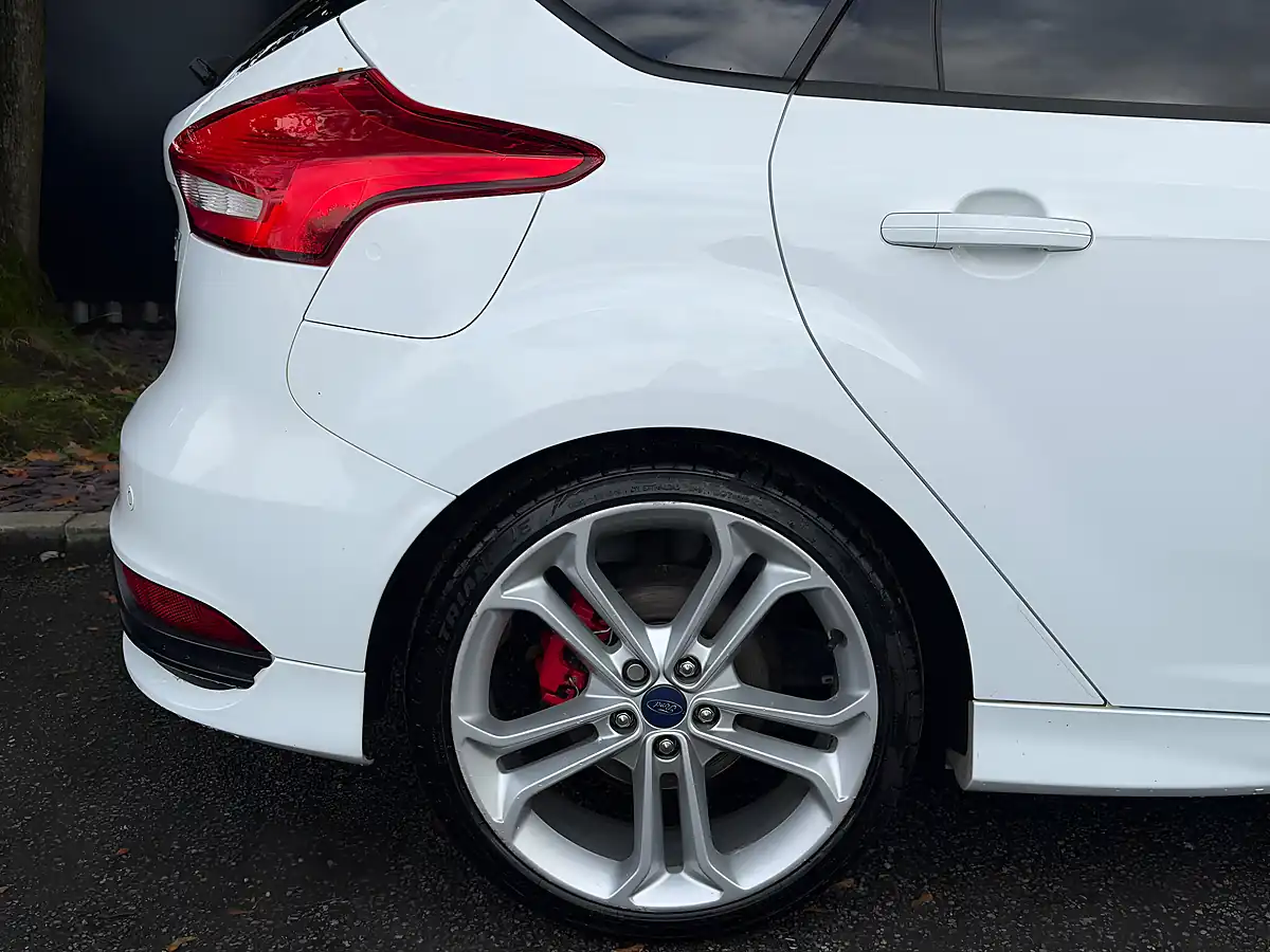 Used 2016 Ford Focus ST-3 White - Interior and Exterior details 13