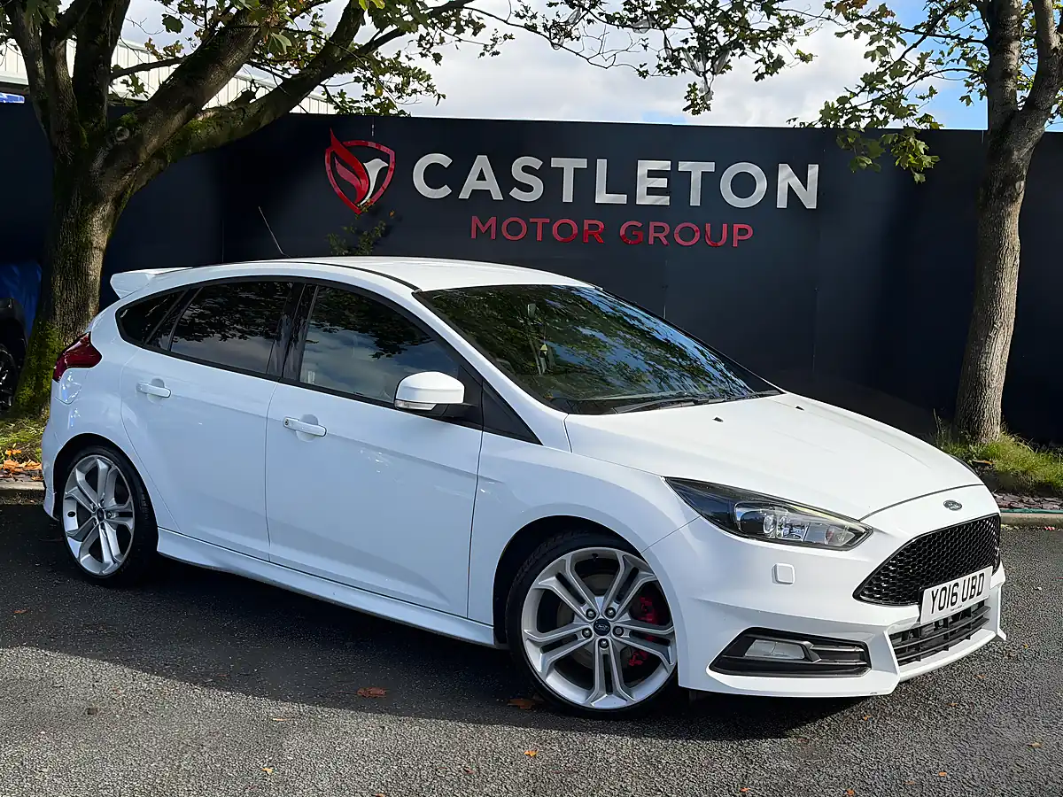 Used 2016 Ford Focus ST-3 White - Interior and Exterior details 2