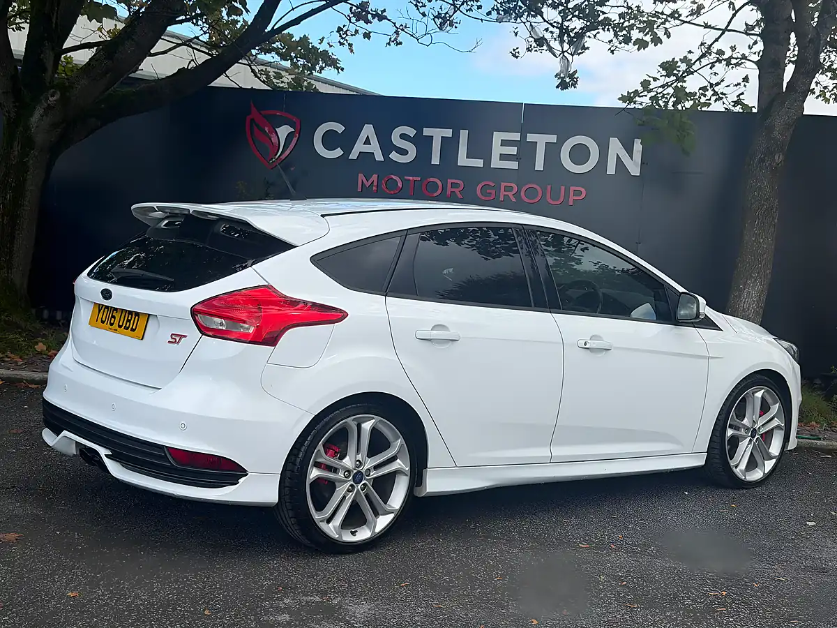 Used 2016 Ford Focus ST-3 White - Interior and Exterior details 20