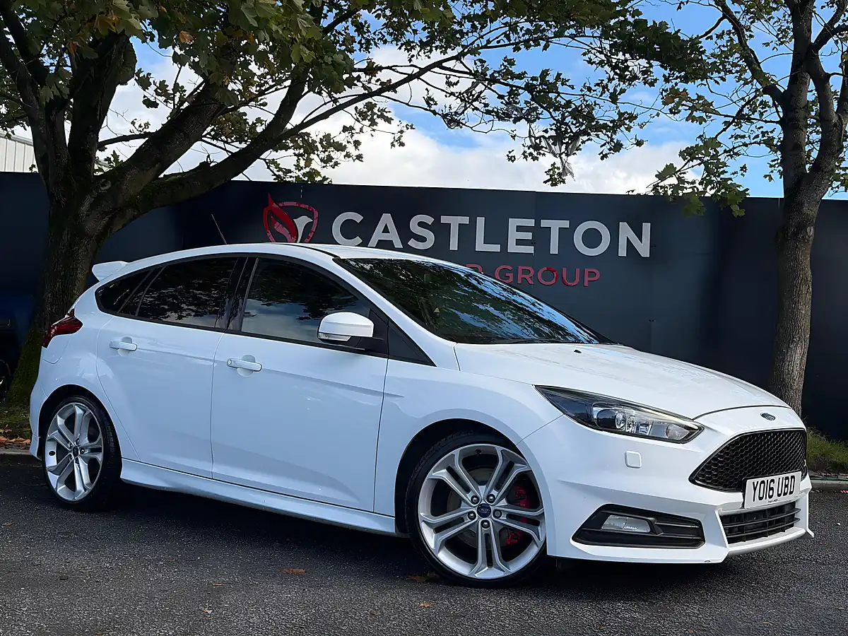Used 2016 Ford Focus ST-3 White - Interior and Exterior details 3