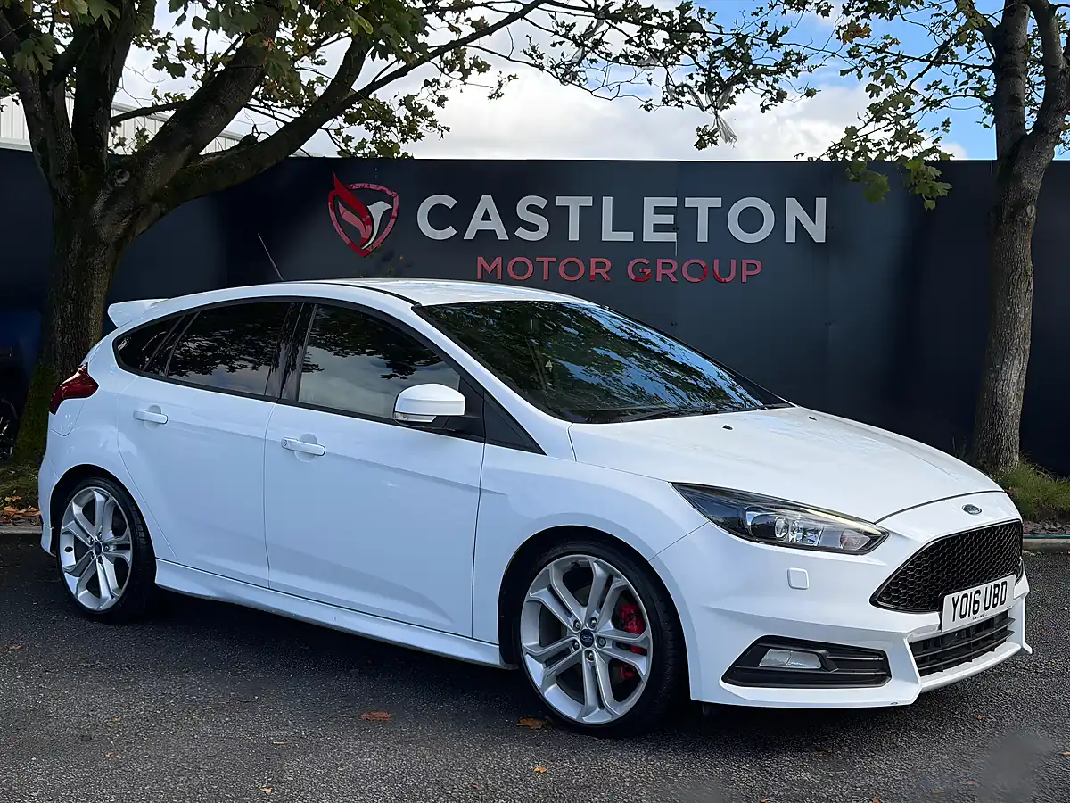 Used 2016 Ford Focus ST-3 White - Interior and Exterior details 4