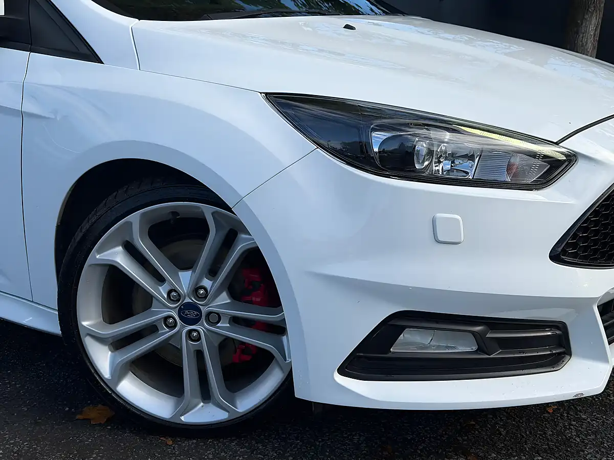 Used 2016 Ford Focus ST-3 White - Interior and Exterior details 5