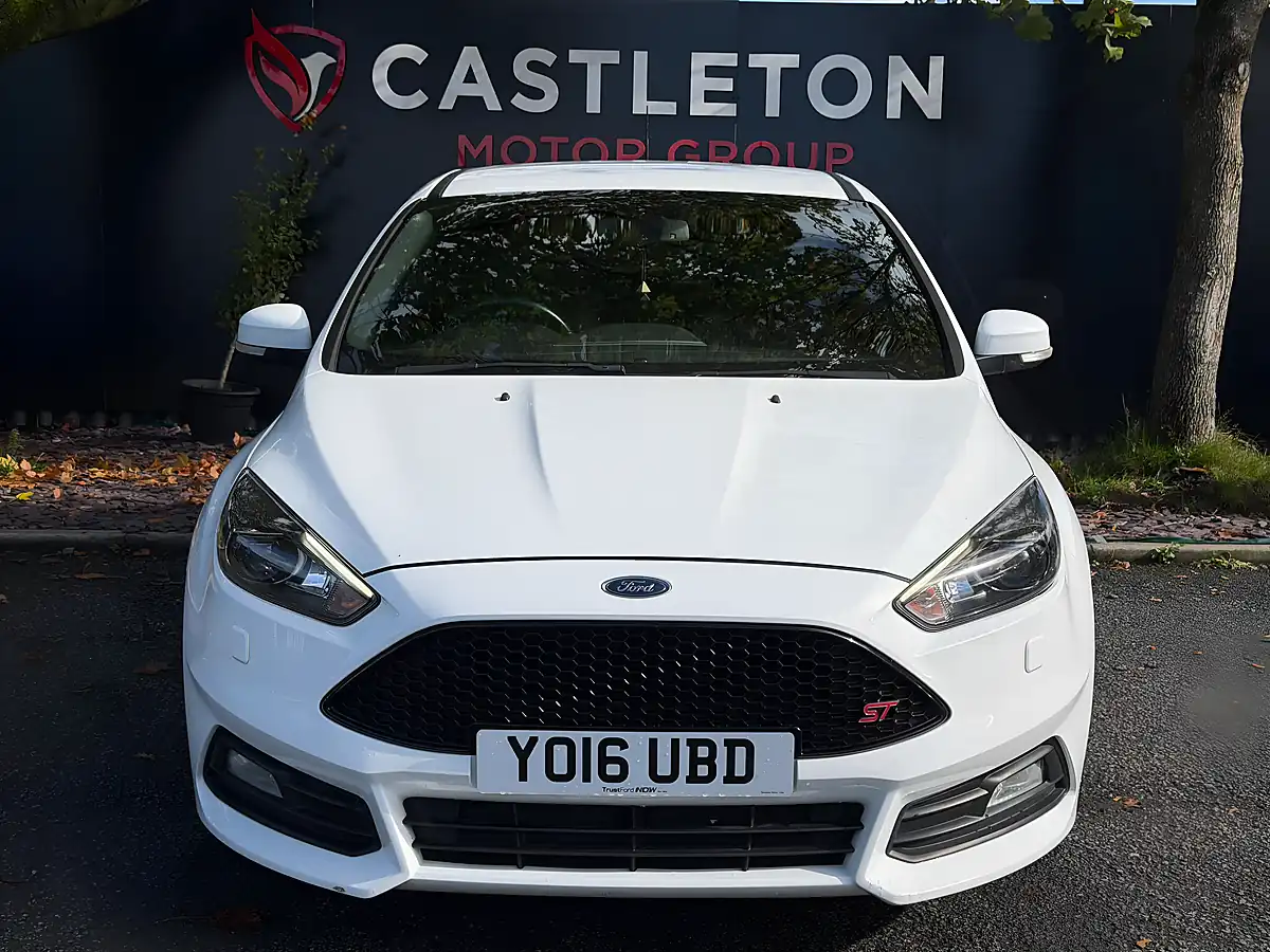 Used 2016 Ford Focus ST-3 White - Interior and Exterior details 9