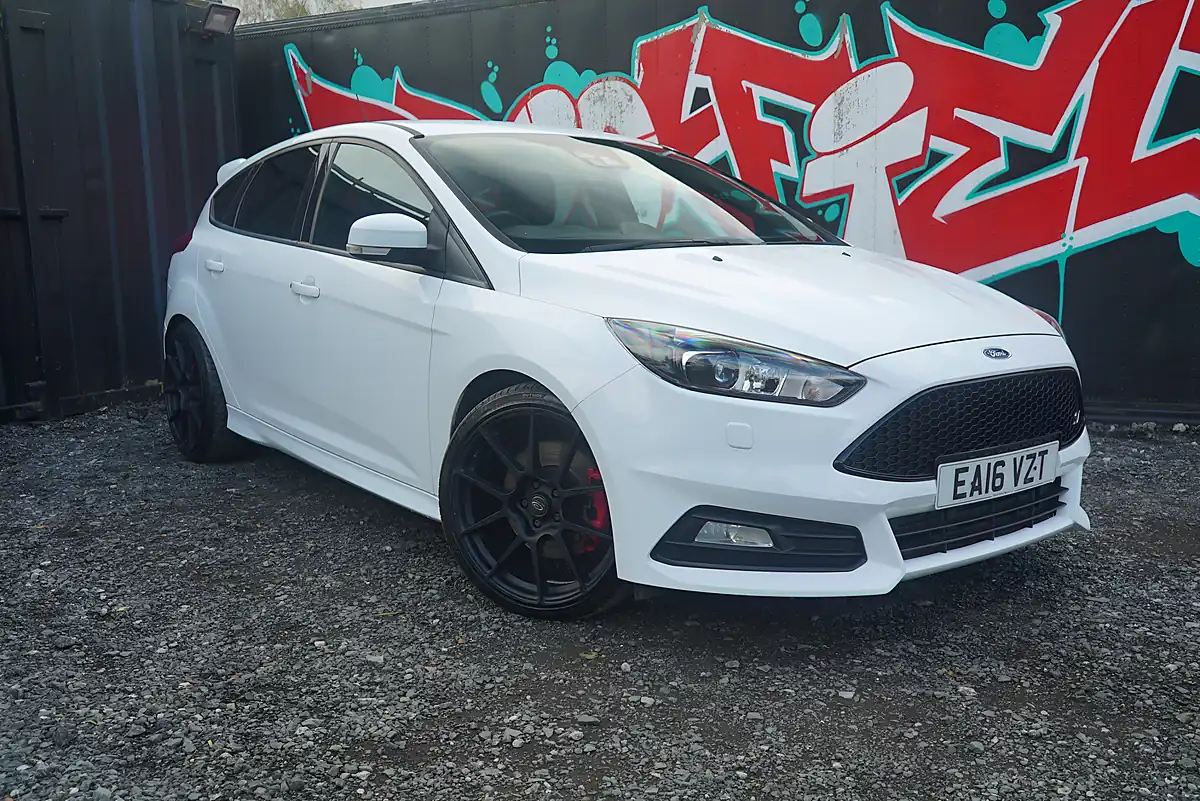 Used 2016 Ford Focus ST-3 White - Interior and Exterior details 12
