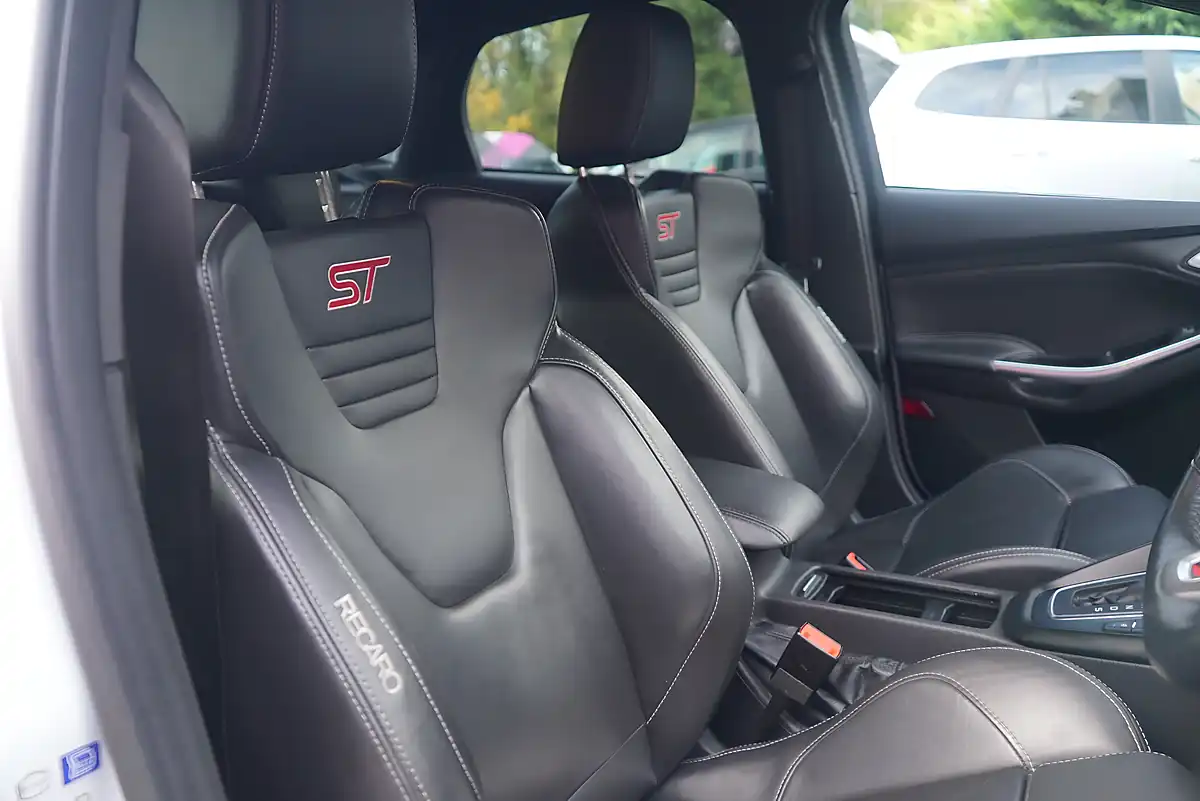 Used 2016 Ford Focus ST-3 White - Interior and Exterior details 14