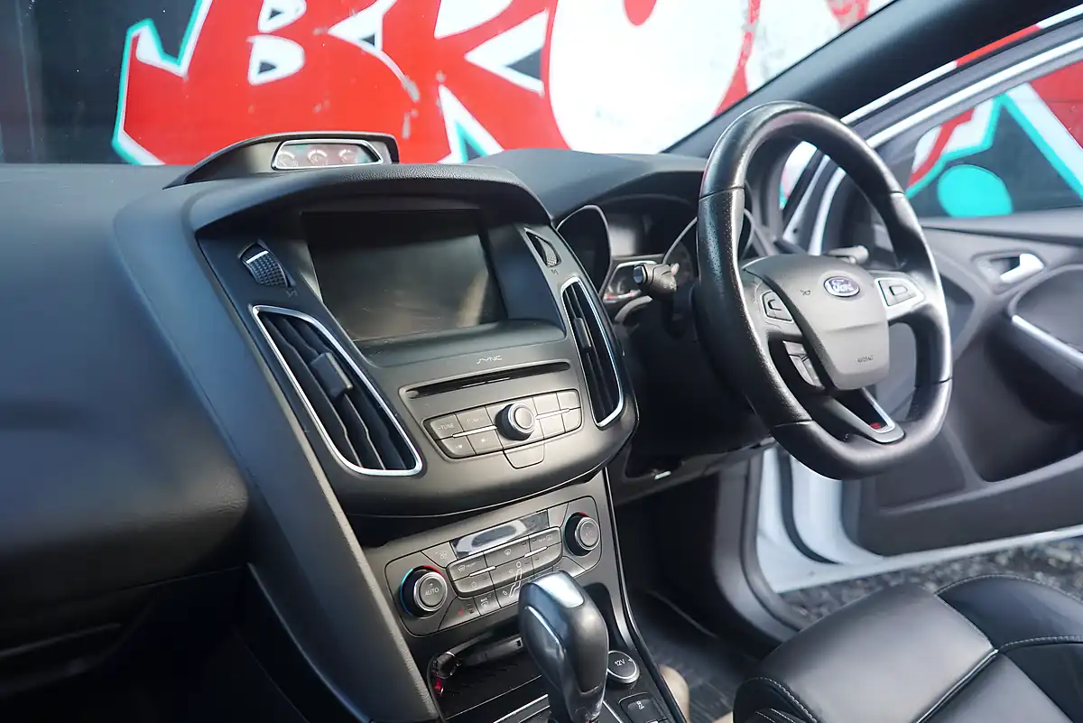 Used 2016 Ford Focus ST-3 White - Interior and Exterior details 20