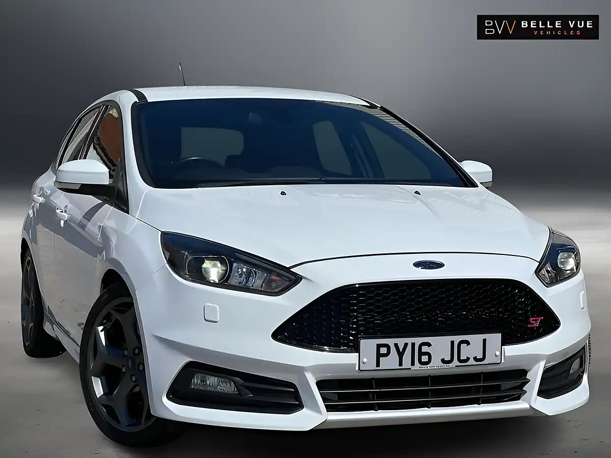 Used 2016 Ford Focus ST-3 White - Front View