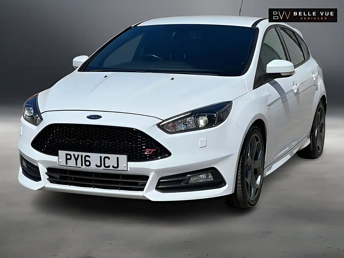 Used 2016 Ford Focus ST-3 White - Interior and Exterior details 15