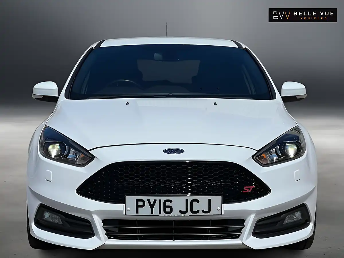 Used 2016 Ford Focus ST-3 White - Interior and Exterior details 17