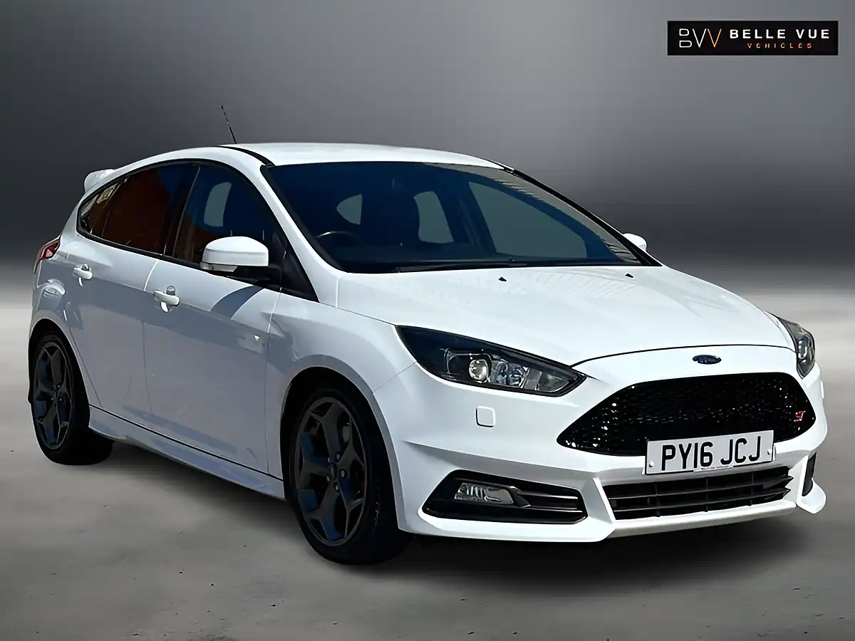 Used 2016 Ford Focus ST-3 White - Interior and Exterior details 2