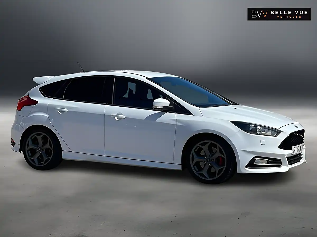 Used 2016 Ford Focus ST-3 White - Interior and Exterior details 3