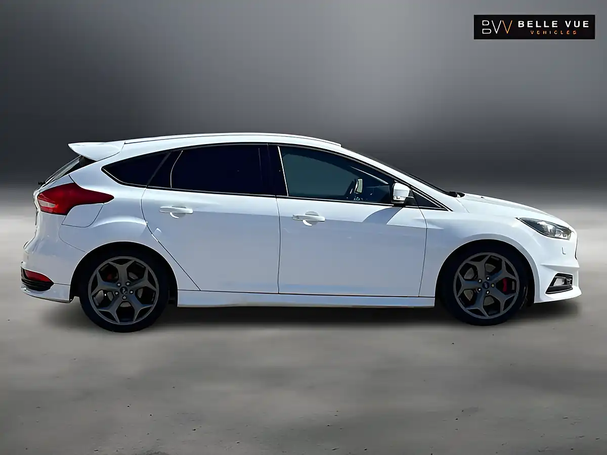 Used 2016 Ford Focus ST-3 White - Interior and Exterior details 4
