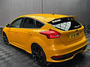 Used 2016 Ford Focus ST-3 Yellow - Interior and Exterior details 10