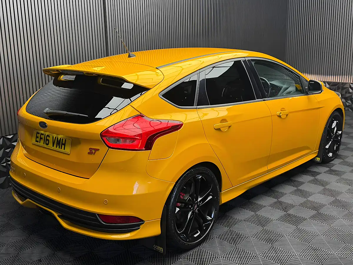 Used 2016 Ford Focus ST-3 Yellow - Interior and Exterior details 11