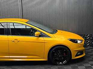 Used 2016 Ford Focus ST-3 Yellow - Interior and Exterior details 18