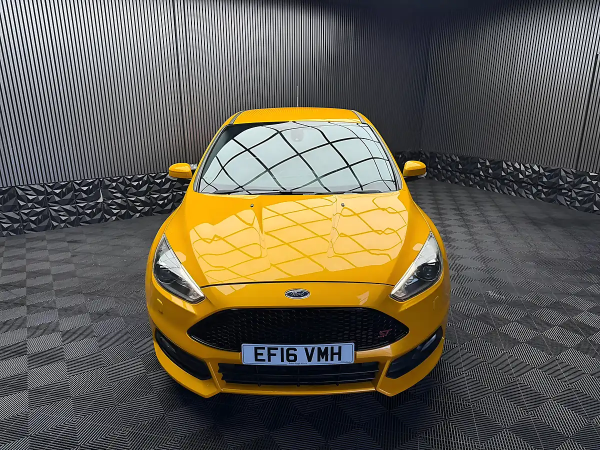 Used 2016 Ford Focus ST-3 Yellow - Interior and Exterior details 2