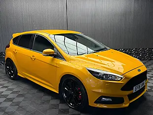 Used 2016 Ford Focus ST-3 Yellow - Interior and Exterior details 7