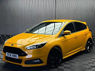 Used 2016 Ford Focus ST-3 Yellow - Interior and Exterior details 8