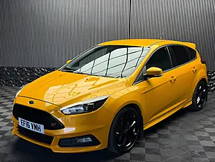 Used 2016 Ford Focus ST-3 Yellow - Interior and Exterior details 9