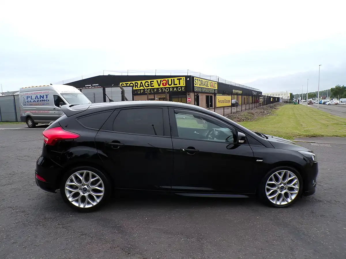 Used 2016 Ford Focus ST-Line Black - Interior and Exterior details 11