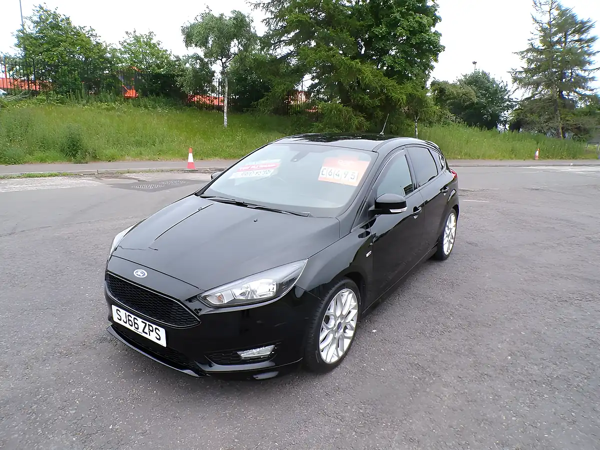 Used 2016 Ford Focus ST-Line Black - Interior and Exterior details 6