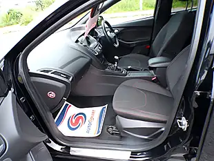 Used 2016 Ford Focus ST-Line Black - Interior and Exterior details 8