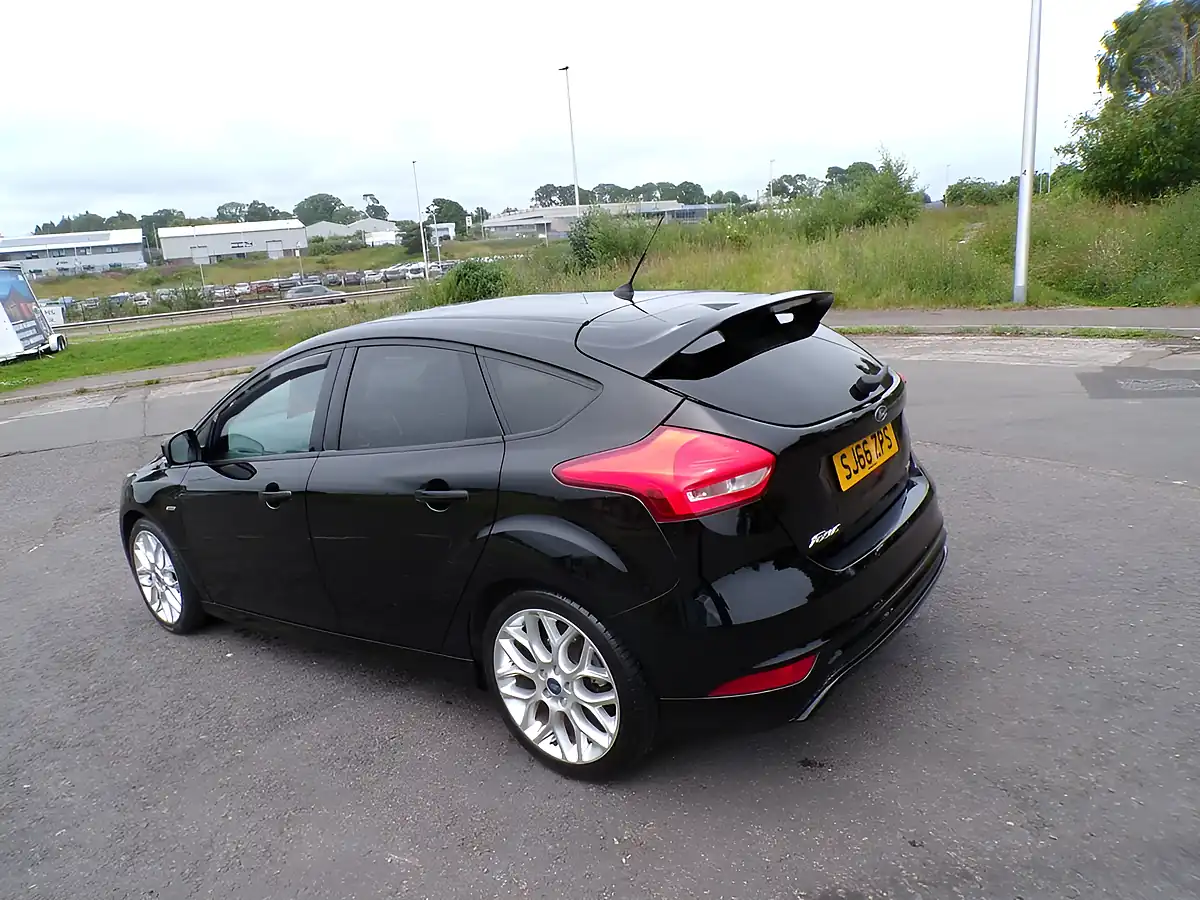Used 2016 Ford Focus ST-Line Black - Interior and Exterior details 9