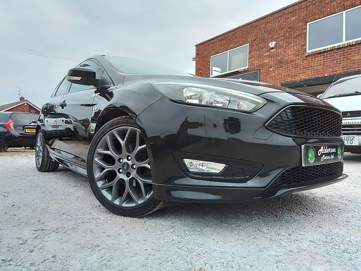 Used 2016 Ford Focus ST-Line Black - Interior and Exterior details 10