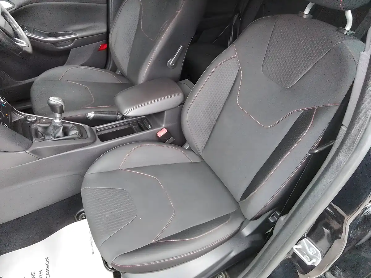 Used 2016 Ford Focus ST-Line Black - Interior and Exterior details 16