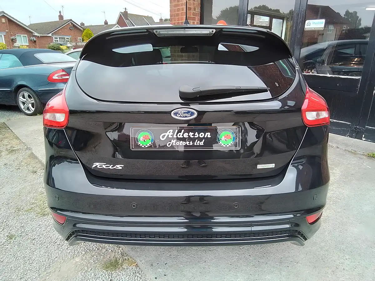 Used 2016 Ford Focus ST-Line Black - Interior and Exterior details 8