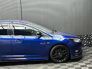 Used 2016 Ford Focus ST-Line Blue - Interior and Exterior details 11