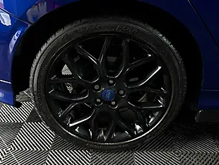Used 2016 Ford Focus ST-Line Blue - Interior and Exterior details 13