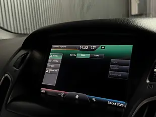 Used 2016 Ford Focus ST-Line Blue - Interior and Exterior details 14