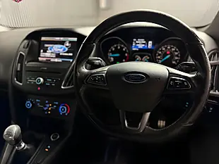 Used 2016 Ford Focus ST-Line Blue - Interior and Exterior details 17