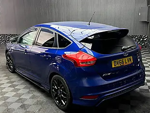 Used 2016 Ford Focus ST-Line Blue - Interior and Exterior details 4
