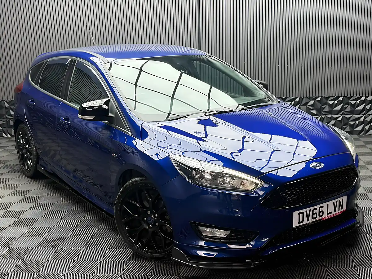 Used 2016 Ford Focus ST-Line Blue - Interior and Exterior details 6