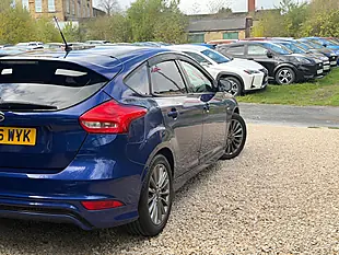 Used 2016 Ford Focus ST-Line Blue - Interior and Exterior details 10