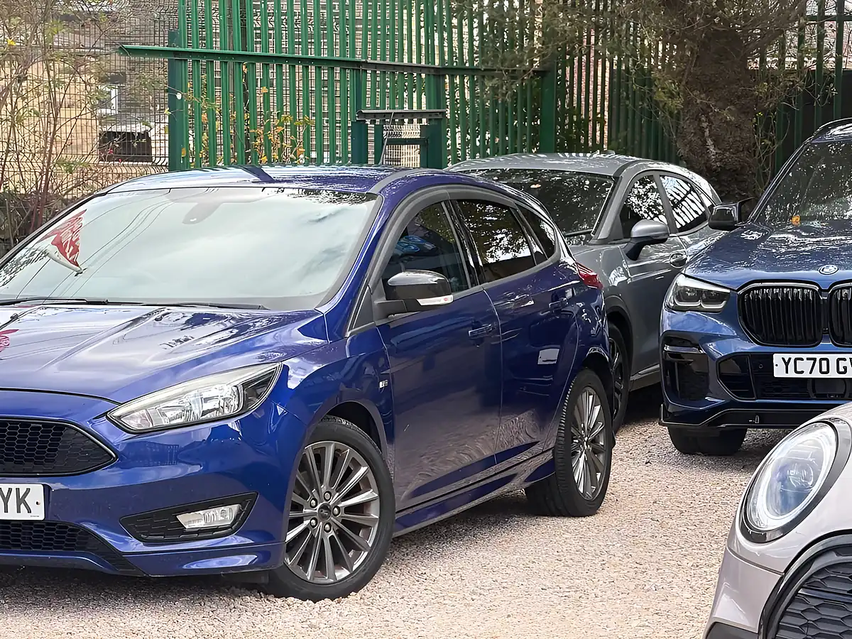 Used 2016 Ford Focus ST-Line Blue - Interior and Exterior details 12