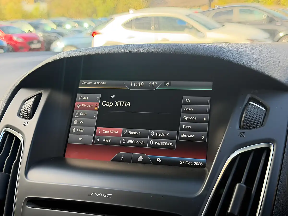 Used 2016 Ford Focus ST-Line Blue - Interior and Exterior details 18