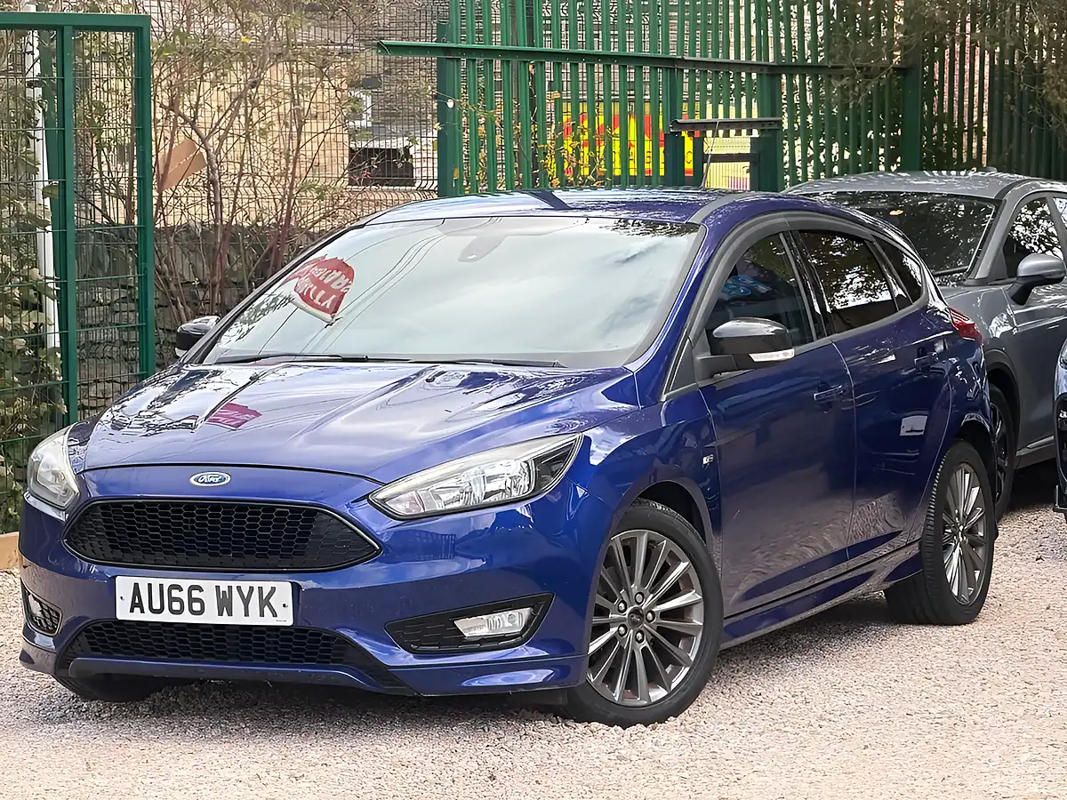 Used 2016 Ford Focus ST-Line Blue - Interior and Exterior details 3