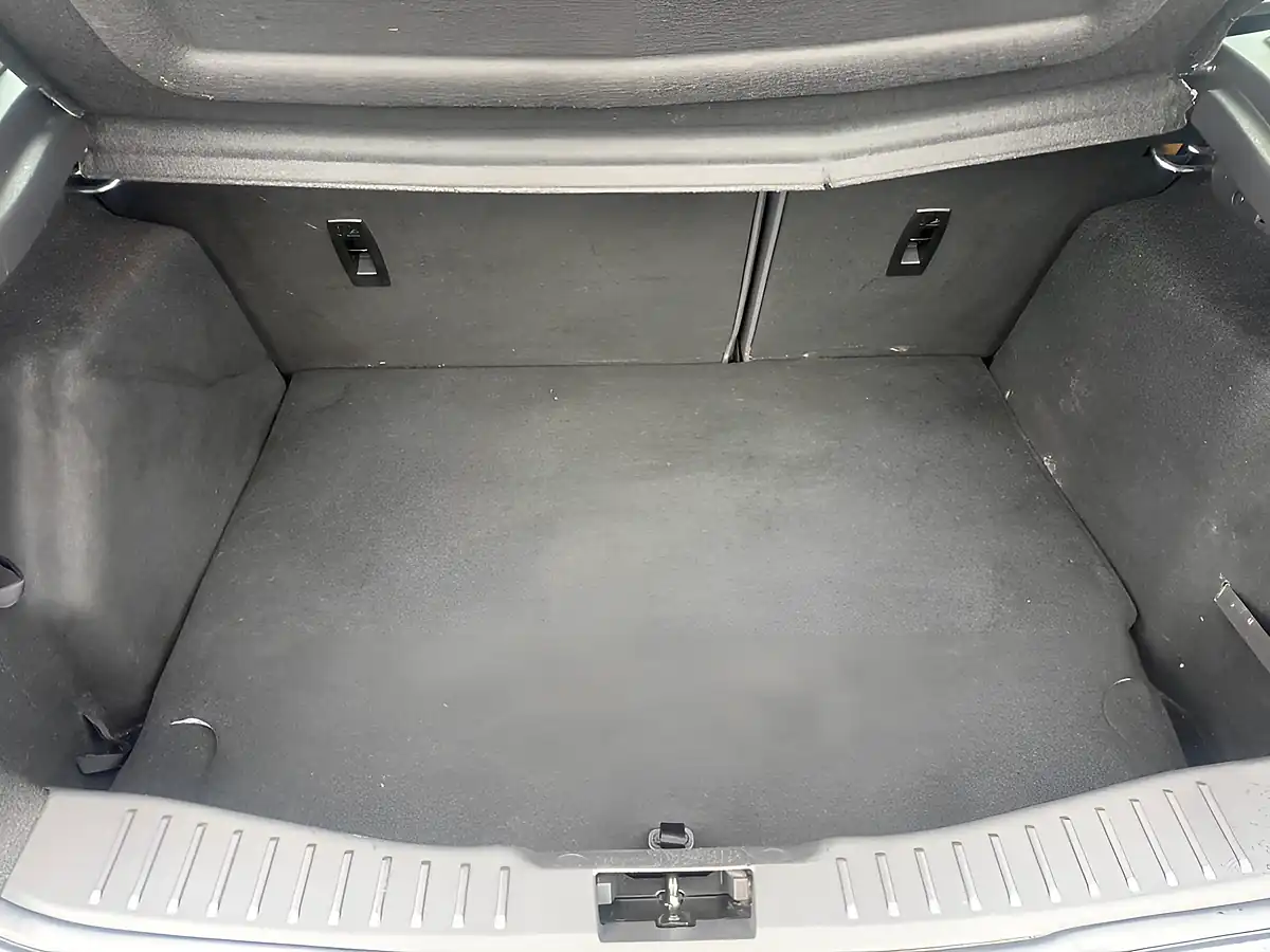 Used 2016 Ford Focus ST-Line Grey - Interior and Exterior details 10