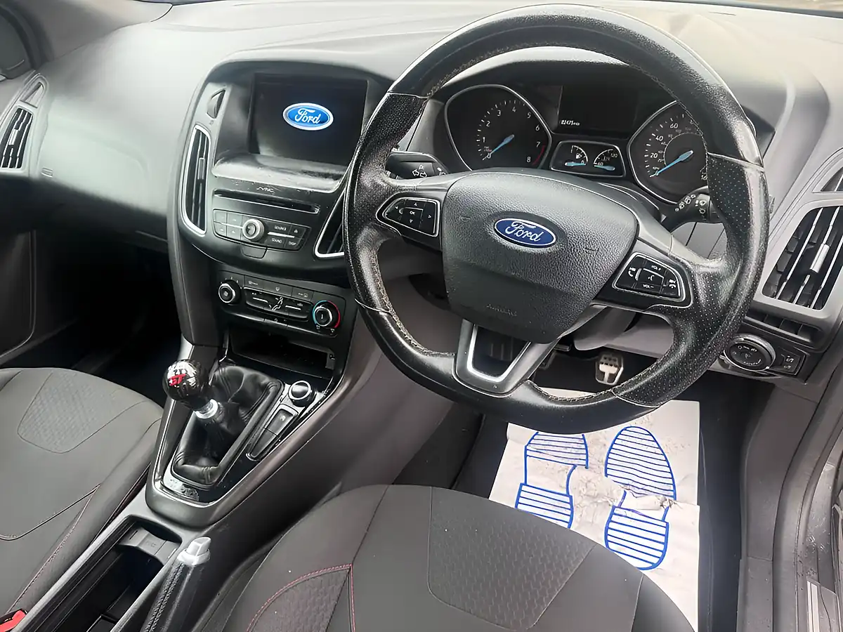 Used 2016 Ford Focus ST-Line Grey - Interior and Exterior details 13