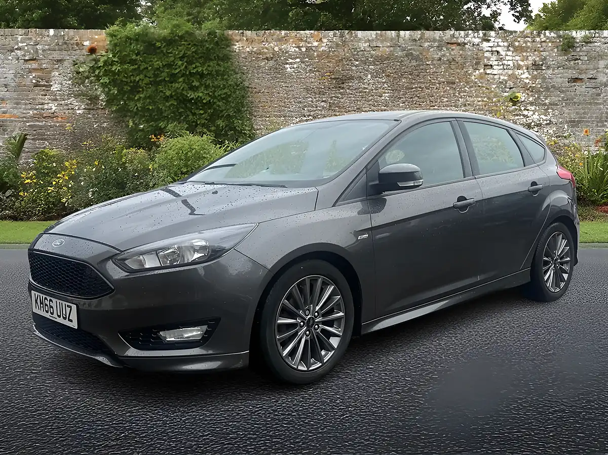 Used 2016 Ford Focus ST-Line Grey - Interior and Exterior details 4