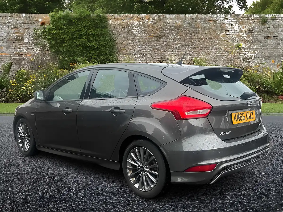 Used 2016 Ford Focus ST-Line Grey - Interior and Exterior details 5